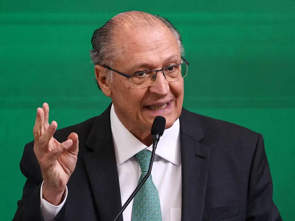 Alckmin recorre a ganho de produtividade com tecnologia para justificar fim da 6×1