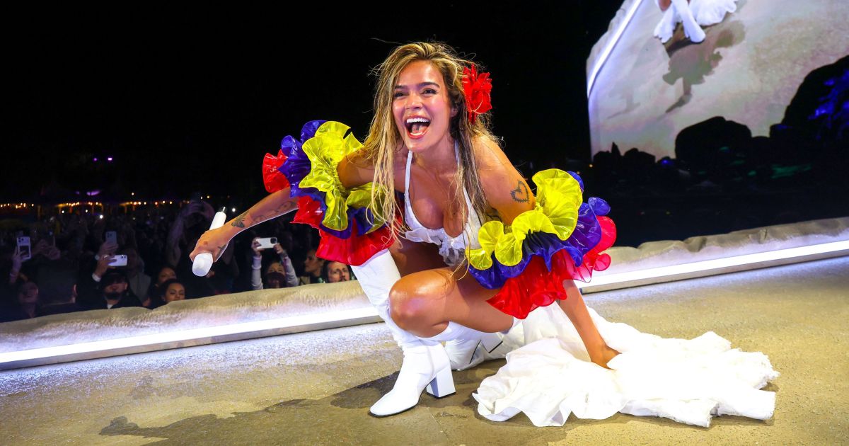 Karol G investiu três vezes mais que o valor do cachê em show no Coachella