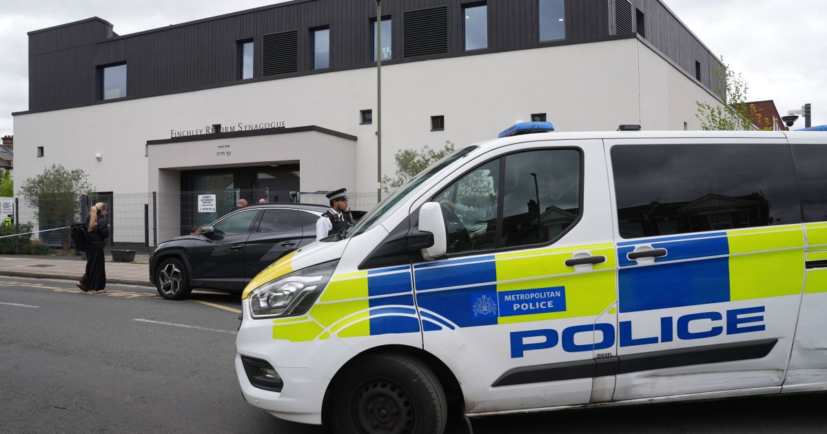 Polícia de Londres prende suspeitos após tentativa de ataque à sinagoga