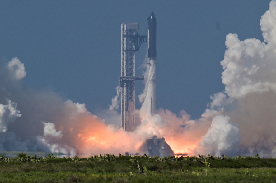 Ações da SpaceX têm salto de 19% na estreia e valor de mercado supera os US$ 2,1 tri