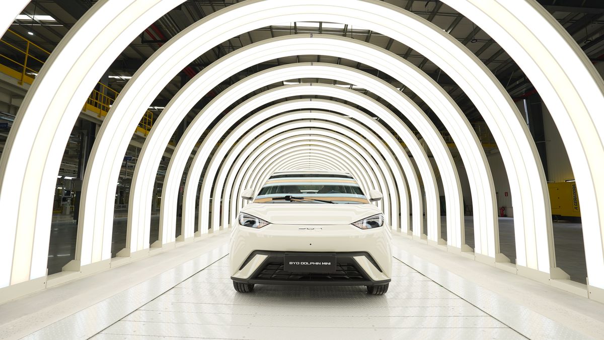 BYD maior que Toyota? Entenda a ambiciosa projeção da montadora chinesa