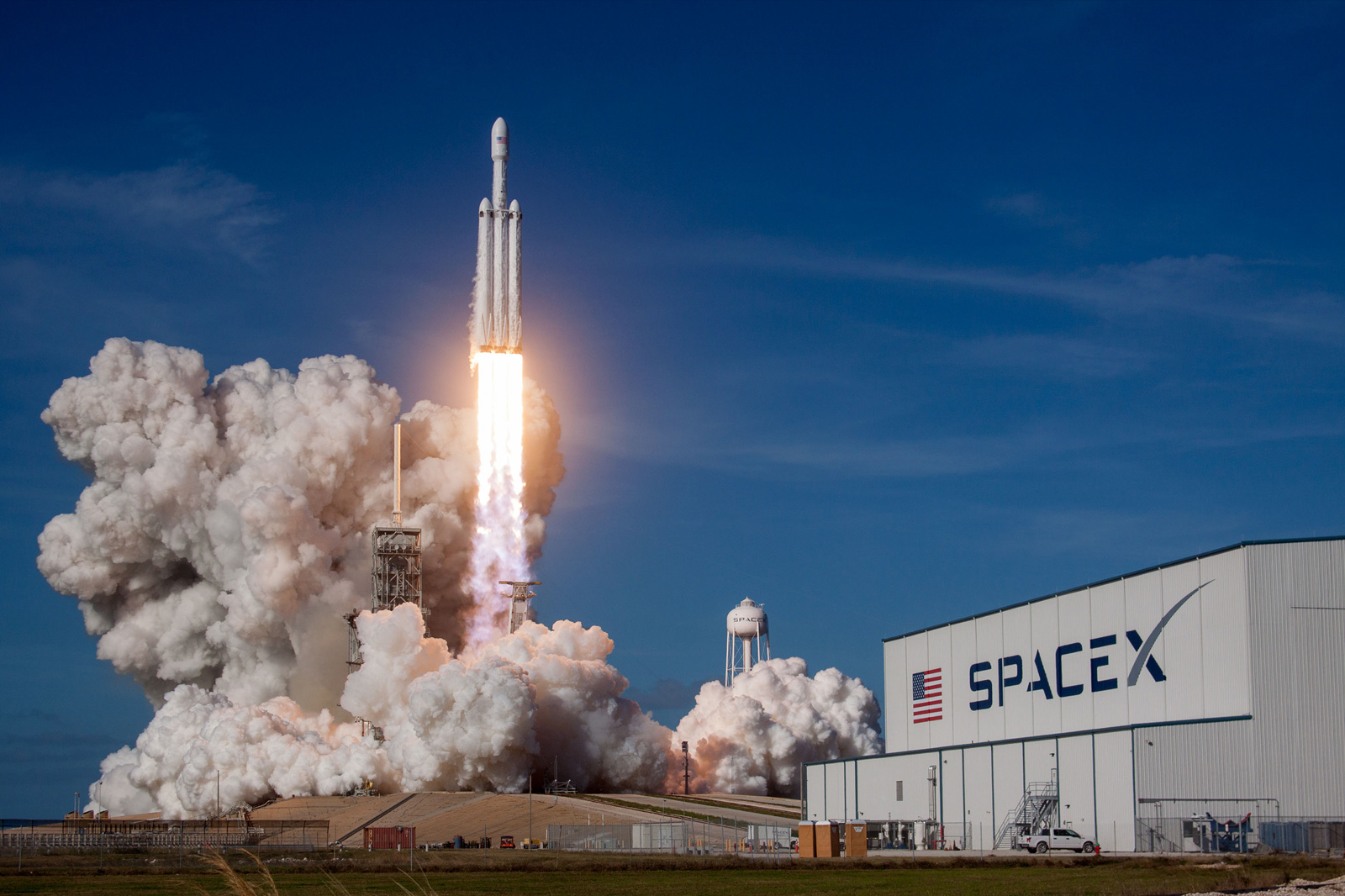 Estreia da SpaceX na Bolsa e índice de surpresas econômicas; veja destaques da semana